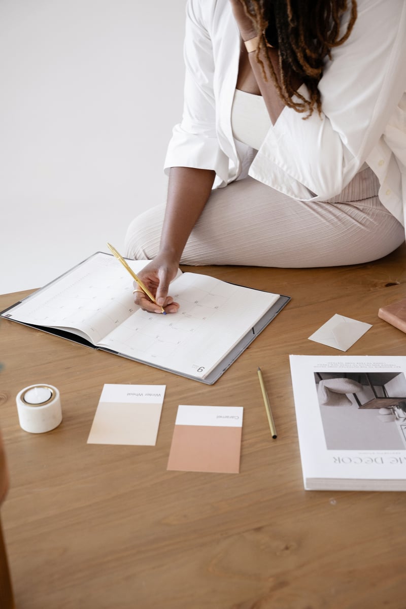 Elegant Office Business Woman Working on a Desk